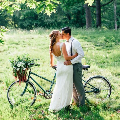 North Country Vintage tandem bike Tandem Bike Wedding, Wedding Bicycle, Bike Wedding, Bicycle Wedding, Informal Weddings, Ride A Bike, Tandem Bike, Event Stage, Country Vintage