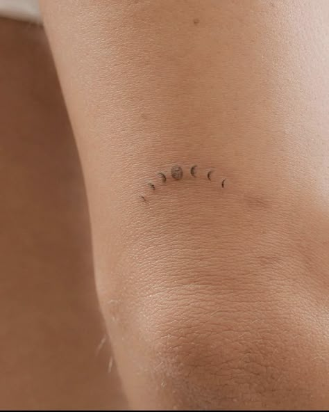 Tiny Moon Tattoo, Moon Phase Tattoos, China Sorrows, Micro Tattoo Ideas, Nice Tatoos, Biology Tattoo, Tiny Tattoos Ideas, Wave Tattoos, Community Tattoo