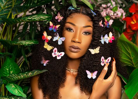 Butterfly Hair Photoshoot, Spring Hair Photoshoot Ideas, Butterfly Birthday Photoshoot, Butterfly Themed Photoshoot, Photoshoot With Butterflies, Podcast Aesthetics, Collab Photoshoot, Butterfly Shoot, Sweet Photoshoot