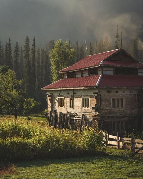 Kashmir House, Kashmir Aesthetic, Pakistan Aesthetic, Neelam Valley, Neelum Valley, Pakistani Beauty, South Asian Aesthetic, Live Drawing, Azad Kashmir