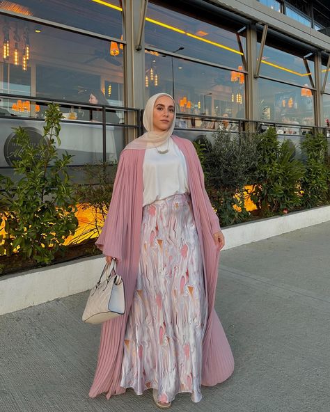 Eid Outfits Ideas, Eid Outfit, Eid Outfits, Muslim Outfits, Fashion Attire, Mode Hijab, Eid Mubarak, Outfits Ideas, Hijab Fashion