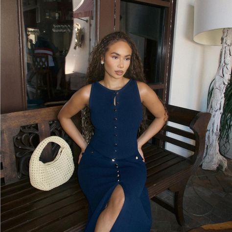 Navy Button Down Dress Bloggers Favorite Nwt! Light Knit Dress Knitted Long Dress, Navy Blue Midi Dress, Long Knitted Dress, Mode Ootd, Women Long Dresses, Spring Looks, Midi Dress Sleeveless, Glamorous Evening Gowns, Dress Designs