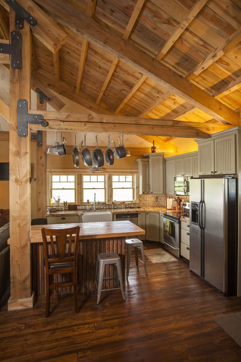 Sand Creek Post And Beam, Dapur Rustic, Barn Apartment, Post And Beam Home, Barn Kitchen, Barn Living, Barn Renovation, Dekor Diy, River Road