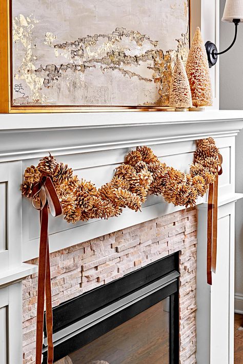 fireplace-pinecone-decoration-d53f0e2f Decorating With Pinecones, Pine Cone Christmas Decorations, Classic Holiday Decor, Pinecone Garland, Winter Door Decorations, Painted Pinecones, Winter Wreath Diy, Cone Crafts, Diy Pinecone