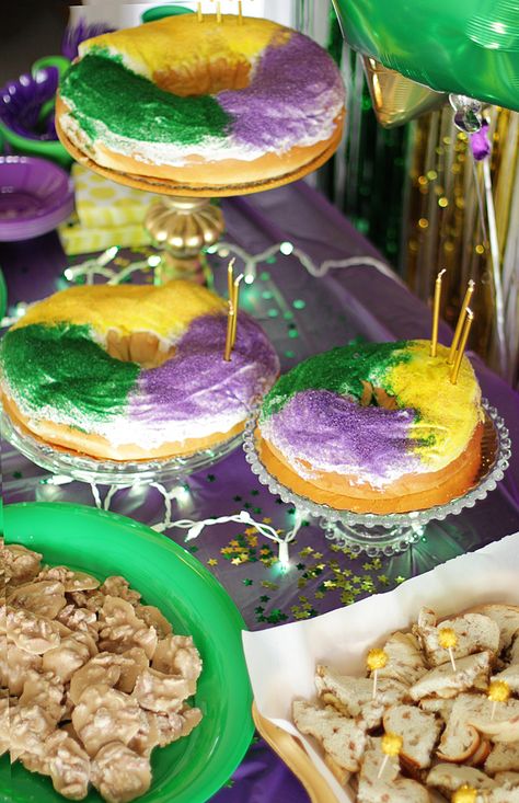 Mardi Gras Smash Cake, Mardi Gras Recipes Easy, Mardi Gras Themed Party, Mardi Gras Dinner Party, Food Party Ideas, Mardi Gras Party Food, Engagement Table, Mardi Gras Kid, Sweet Potato Nachos