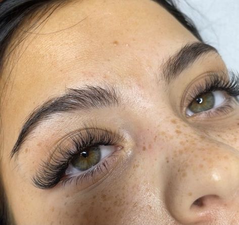 Kylie Jenner Lashes, Natural Fake Eyelashes, Lash Extentions, Lash Technician, Lashes Fake Eyelashes, Looks Kylie Jenner, Lash Extensions Makeup, Eyelash Extensions Styles, Lash Extensions Styles