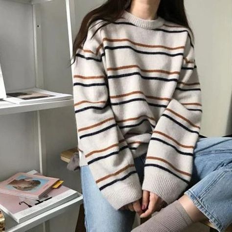 Fall Knit Sweater, Aesthetic Clothing Stores, Outfit Street, Beige Pullover, K Fashion, Stripe Outfits, Korean Fashion Trends, Chic Sweaters, Loose Sweater