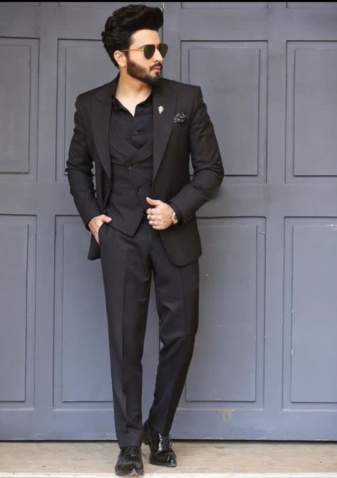 Best Wedding Suits For Men, Indian Wedding Clothes For Men, Best Wedding Suits, Dheeraj Dhoopar, Best Poses For Boys, Wedding Outfit For Boys, Prom Picture Poses, Groom Photoshoot, Wedding Dresses Men Indian