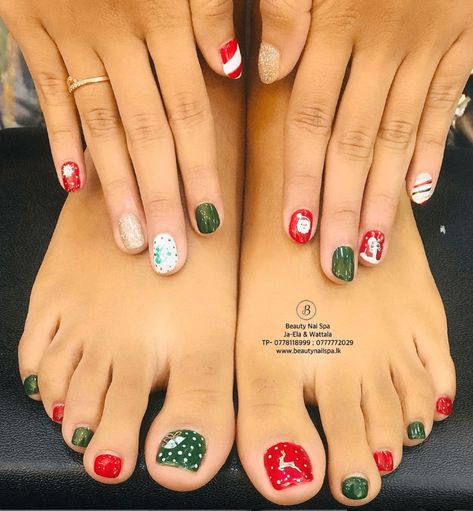 45+ Festive Christmas Toe Nails Design Ideas Christmas Toe Nails 2023, Toe Nails Ideas Christmas, Pedicure For Christmas, Christmas Toe Nails Designs, Christmas Nails Pedicure, Christmas Toenail Ideas, Christmas Toes Pedicure Ideas Winter, Toe Nail Christmas Designs, Pedicure Christmas Ideas