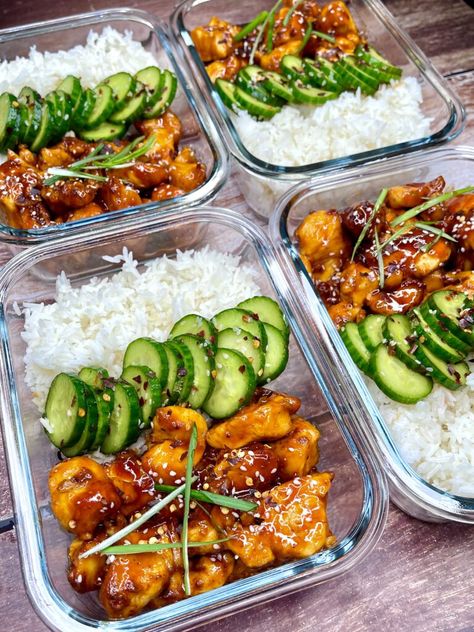 Sticky Korean Fried Chicken and Rice Bowls - Diana's Delish Dishes Chicken And Rice Bowls, Chicken Rice Beans, Macro Meal Plan, Side Dishes For Chicken, Chicken Rice Bowls, Cold Sandwiches, 2024 Recipes, Meal Prep Recipes, Korean Fried Chicken