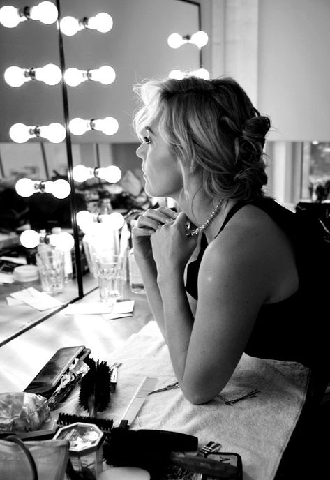 Hollywood Mirror, Mirror Vanity, Glam Photoshoot, Celebrity Portraits, Kate Winslet, Branding Photoshoot, Girl Crush, Beautiful People, Portrait Photography