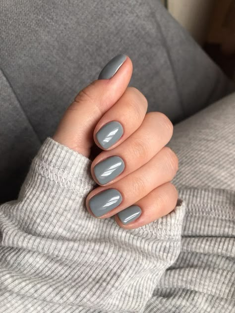 Nails Natural Color Ideas, Simple Grey Nails Short, Short Nails Ideas Grey, Grey Oval Nails, Gray Manicure, Grey Manicure, Light Gray Nails, Grey Nail Art, Grey Nail Polish