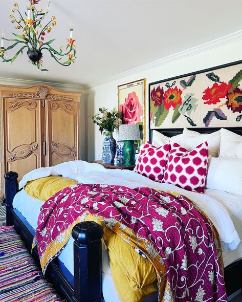 Courtney Wafzig (@zigandcompany) • Instagram photos and videos Mexican Room Decor, Mexican Style Bedroom, Mexican Decor Ideas, Mexican Bedroom Decor, Mexican Bedroom Ideas, Mexican Room, Spanish Style Bedroom, Mexican Rustic Home Decor, Colorful Bedroom Ideas