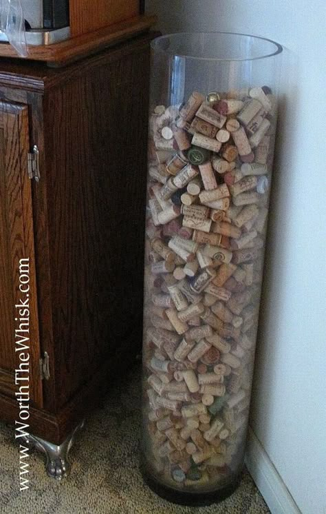 I need this. Awesome idea. Let's not discuss how many of these containers I may need though:) hehe. Wine Cork Trivet, Corks Crafts, Wine Cork Ideas, Cork Collection, Diy Cork, Wine Cork Projects, Cork Trivet, Cork Ideas, Cork Projects