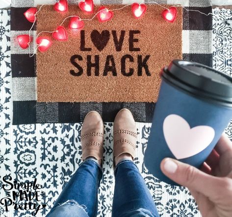 I love this DIY Valentine's Decor idea! Learn how to use your Cricut Explore to make a DIY welcome mat door mat,  Valentine's Welcome mat, DIY home decor on a budget, DIY home decor dollar store, LOVE SHACK, doormat DIY, DIY doormat, personalized doormat, DIY custom doormat,  #DIYdoormat #diywelcomemat #cricutcraftideas #cricutsvgfiles Valentines Vinyl Ideas, Dollar Store Bins, Door Mat Diy, Free Printable Crafts, Diy Valentine's Day, Diy Burlap, Diy Valentines Decorations, How To Make Stencils, Printable Crafts