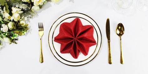 The Christmas star napkin fold is one of the most beautiful folds you could display on a table❄ Learn to make one with detailed steps and pictures ⋆ Learn here! Star Napkin Fold, Star Napkin Folding, Mandalas For Kids, Christmas Napkin Folding, Farm Coloring Pages, Christmas Napkin, Dollar Bill Origami, Farm Animal Coloring Pages, Diy Magazine