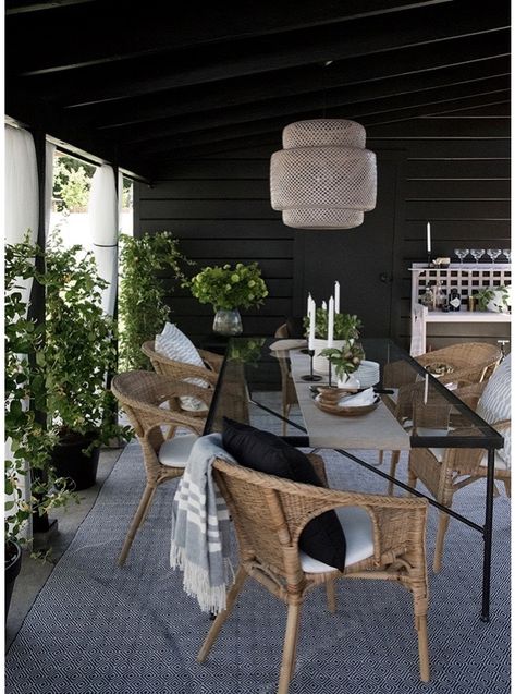 Carport Makeover, Outdoor Dining Room, Woven Furniture, Backyard Shed, Mesa Exterior, Functional Space, Outdoor Curtains, Glass Dining Table, Outdoor Dining Area