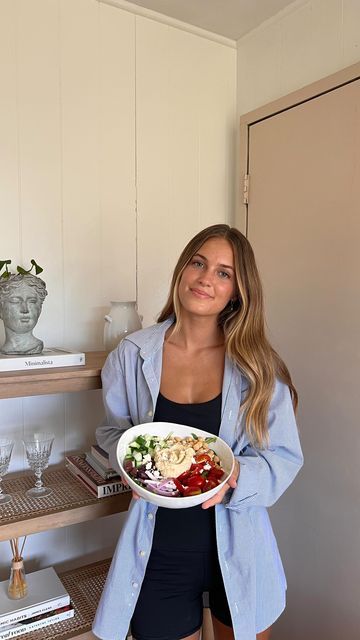 Audrey Lillian on Instagram: "3 easy and healthy recipes 🫶🏼 Head over to @vuoriclothing to see my recipes featured in their Friday Fuel Series, you guys will love them! Xx #vuorifridayfuel #vuoriclothing #healthyrecipes #healthylifestyle #wholefoods #healthyfood #foodreels #healthyinspo" Audrey Lillian Hair, Audrey Lillian Food, Health Coach Aesthetic, Coach Aesthetic, Easy And Healthy Recipes, My Recipes, School Lunches, Fitness Instagram, 2024 Vision