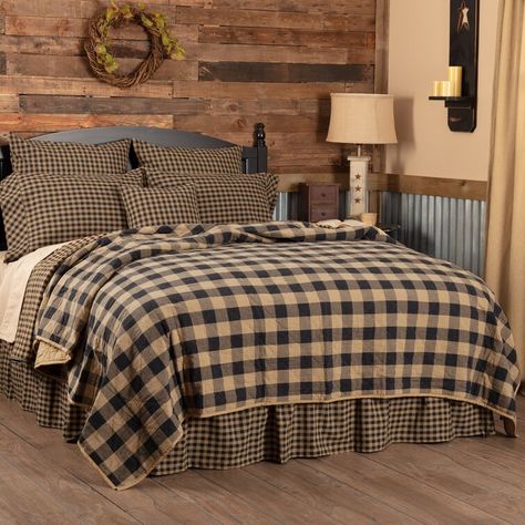 August Grove® Mabini 136 TC Reversible Coverlet / Bedspread & Reviews | Wayfair.ca Check Quilt, Primitive Bedding, California King Quilts, Primitive Bedroom, Primitive Homes, Country Decorating, Casa Vintage, Country Homes, Primitive Antiques