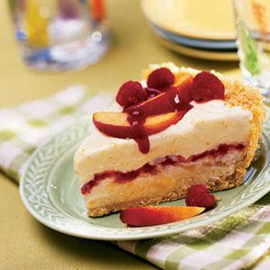 Peach Melba Ice Cream Pie Peach Melba Recipe, Best Peach Pie Recipe, Ice Cream Dessert Recipe, Ice Cream Pie Recipe, Peach Pie Recipes, Ice Cream Pie, Peach Melba, Cream Pie Recipes, Ice Cream Pies