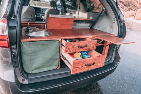 Oasis Campervans turned 2018 Toyota Sienna minivan into a camper van - Business Insider Town And Country Van, Class B Camper Van, Small Camper Vans, Minivan Camper Conversion, Minivan Camping, Camper Kitchen, Kombi Home, Commercial Van, Van Camper