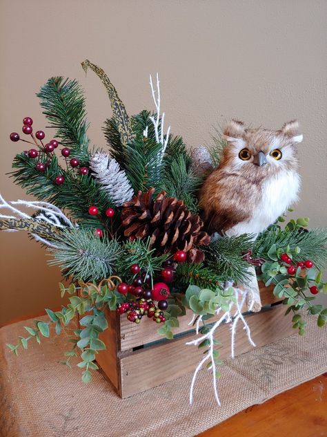 Owl Christmas Decor, Woodland Christmas Centerpiece, Woodsy Centerpieces, Owl Christmas Tree Topper, Christmas Owls Decorations, Christmas Doorway Decorations, Christmas Owl Wreath, Owl Centerpieces, Owl Christmas Tree