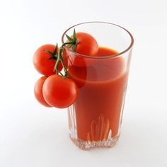 Tomato Juice Recipes, Red Juice Recipe, Canned Tomato Juice, Quick Smoothies, Foods High In Iron, Tomato Juice, How To Can Tomatoes, Healthy Juices, Foods To Eat