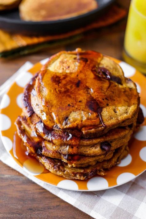 Packed with cozy spiced fall flavor, these pumpkin pancakes are soft and thick, and taste delicious plain or with chocolate chips and toppings like maple pecan syrup. Easy, quick fall breakfast recipe on sallysbakingaddiction.com Pumpkin Chocolate Chip Pancakes, Pumpkin Waffles Recipe, Pumpkin Breakfast Recipes, Fall Recipes Breakfast, Sallys Baking, Pumpkin Pancake Recipe, Pumpkin Waffles, Pumpkin Chocolate Chip, Chocolate Chip Pancakes