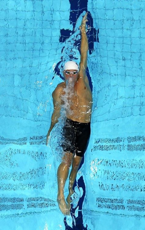 Ryan at the 2012 Olympics Swimming Inspiration, Backstroke Swimming, Ryan Lochte, I Love Swimming, Olympic Swimming, Olympic Swimmers, Swim Life, Competitive Swimming, Swimming Diving