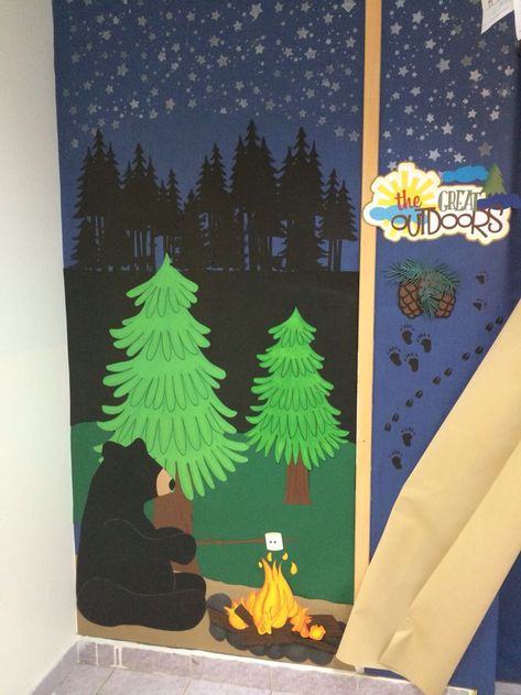 Bulletin board , camping theme.                                                                                                                                                      More Camping Bulletin Boards, Camping Week, Camping Preschool, Forest Classroom, Camping Classroom, Camping Books, Camping Theme Classroom, Theme Preschool, Camping Diy