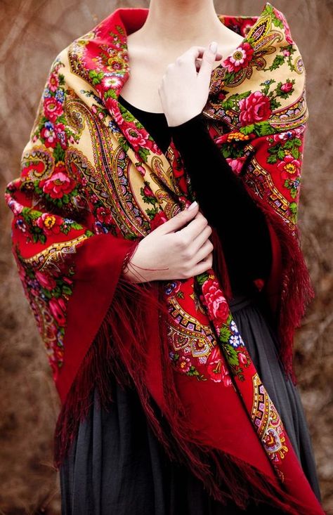 Team Valor - Album on Imgur Russian Inspiration, Ethno Style, Design Textile, Folk Fashion, Russian Fashion, Red Scarves, Moda Vintage, Mode Inspiration, Bob Marley