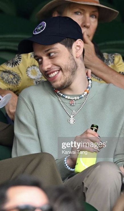 Jewelry Moodboard, Mens Ootd, Chilled Vibes, Diy Pearl Necklace, Pete Davidson, Ootd Men, Jewelry Fashion Trends, Metal Crafts, Mens Street Style