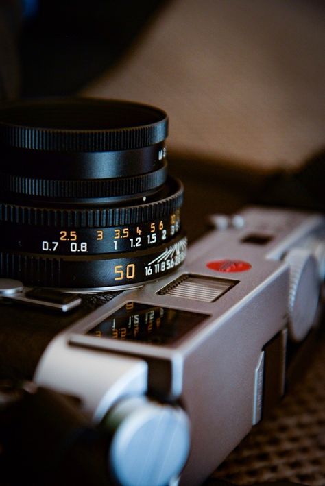 Street Film, Camera World, Vintage Lenses, Leica Camera, Professional Image, Camera Gear, Film Cameras, Vintage Cameras, Love Design