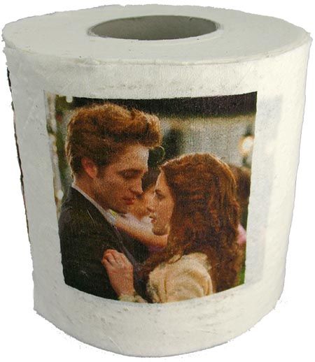 Twilight toilet paper?  The obsession has gone too far! ewwwww Twilight Memes, Twilight Series, Twilight Fans, Twilight Movie, Smosh, Admit It, Bathroom Humor, Twilight Saga, Robert Pattinson