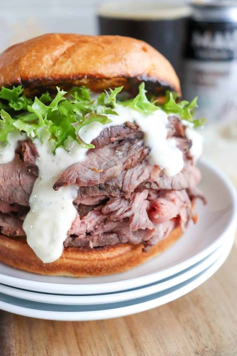 Roast Beef Sandwiches Deli, Roast Beef Sandwich Sauce, Deli Beef Sandwich Recipes, Roast Beef Sandwiches Recipes, Deli Roast Beef Sandwich Recipes, Party Roast Beef Sandwiches, Roast Beef Deli Sandwich, Roast Beef Panini Sandwiches, Roast Beef Sandwich Recipes Deli