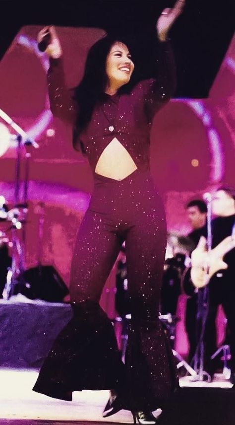 Selena Purple Outfit, Selena Quintanilla Videos, Selena Quintanilla Outfits, Selena Quintanilla Fashion, Selena Selena, Selena Pictures, Selena Q, Tejano Music, Break Your Heart