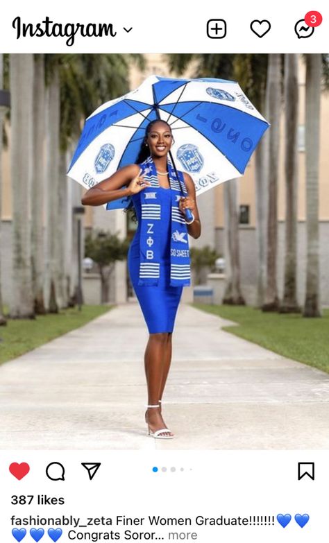 Zeta Graduation Pictures, Zeta Phi Beta Photoshoot, Zeta Phi Beta Outfits, Sorority Pictures, Grad Shoot, Graduation Look, Grad Pic, Student Photo, Divine 9