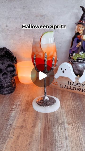 Dayna Ferraro on Instagram: "Halloween Spritz

#halloween #spritz #falldrinks #spookyseason"