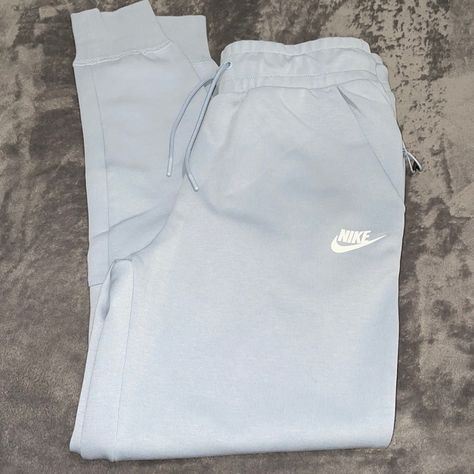 Brand Nwt Nike Women’s Standard Fit Joggers In Obsidian Mist Color. Size Xs Nike Joggers Sets, Light Blue Nike Joggers, Nike Joggers Blue, Nike Stuff, Mist Color, Latina Outfits, Summer Shorts Outfits, Nike Joggers, Fitted Joggers