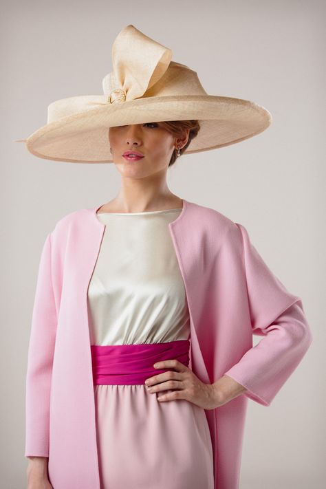 @stewart_parvin womenswear with Rachel Trevor Morgan hat Ascot Outfits, Rachel Trevor Morgan, Perfect Pink, Couture Collection, Ladies Tops Fashion, British Style, Evening Wear, Wedding Styles, Casual Dress