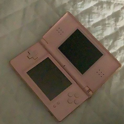 Ds Nostalgic, Pink Ds Lite, Pink Nintendo Ds, Game Bedroom Ideas, Pink Ds, Game Bedroom, Pink Nintendo, Pocket Full Of Sunshine, Moshi Monsters