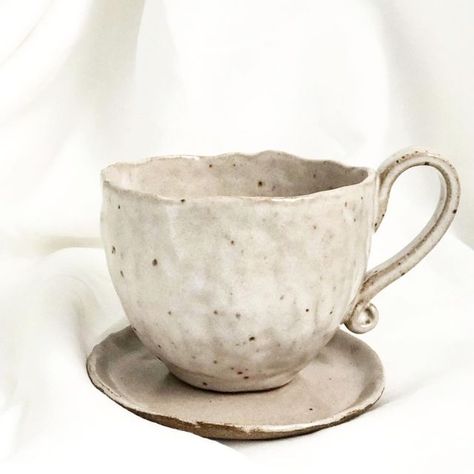 Pinch Pot Coffee Mugs, Pinch Pot Cups, Pinch Mug Pottery, Pinch Pot Ideas Ceramics Easy, Pinch Pot Ceramics, Pinch Pot Projects, Pinch Pot Ideas Ceramics, Pinch Mug, Pinch Pot Mug