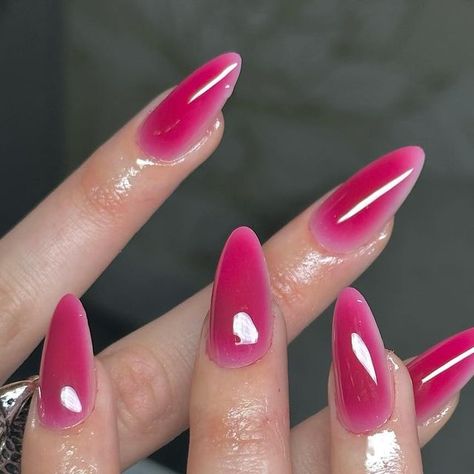 Magenta Nails Aesthetic, Subtle Aura Nails, Magenta Aura Nails, Raspberry Pink Nails, Aura Nails Designs, Aura Nails Pink, Almomd Nails, Purple Aura Nails, Blue Aura Nails