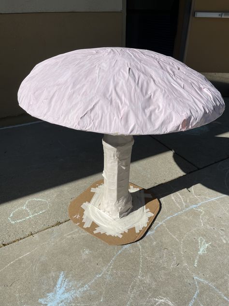 Diy Mushrooms, Alice In Wonderland Play, Giant Props, Big Mushroom, Bühnen Design, River Restaurant, Baby First Birthday Themes, Enchanted Forest Party, Enchanted Party