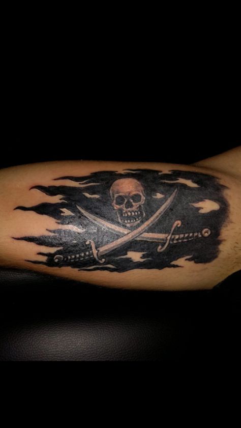 Nice tattoo Pirate Compass Tattoo, Pirate Map Tattoo, Pirate Flag Tattoo, Pirate Tattoo Sleeve, Bullseye Tattoo, 33 Tattoo, Pirate Skull Tattoos, Nautical Compass Tattoo, Pirate Ship Tattoos