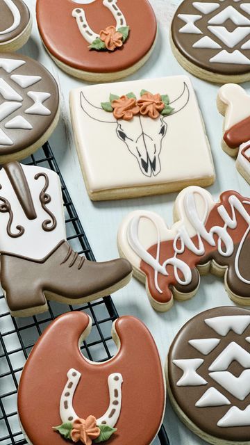 Rodeo Decorated Cookies, Baby Shower Ideas Western Theme, Western Gender Reveal Cookies, Western Themed Cookies, Cow Skull Cookies, Cowgirl Baby Shower Cookies, Western Baby Shower Food Ideas, Western Cookies Decorated, Baby Shower Ideas Western