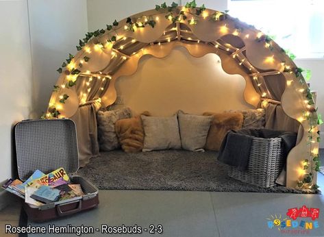 Nursery Cosy Corner, Cosy Reading Corner Classroom, Curiosity Approach Cosy Corner, Nursery Story Corner Ideas, Nursery Room Set Up Ideas In Childcare, Cosy Corner Classroom, Nursery Home Corner Ideas Classroom, Cosy Areas Early Years, Nursery Home Corner Ideas