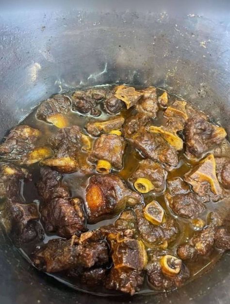 Southern Oxtails, Oxtails And Rice, Smothered Oxtails, Oxtail Recipes Crockpot, Garlic Gravy, Southern Soul Food, Southern Style Potato Salad, Soul Food Recipes, Oxtail Stew