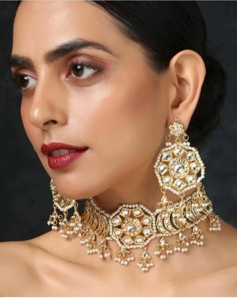 Indian Bollywood Gold Plated Pearl Kundan Choker Necklace & Earring Kundan Choker Necklace, Kundan Choker Set, Earring Bridal, Kundan Choker, Bridal Choker, Indian Jewelry Sets, Bollywood Jewelry, Pearl Jewelry Sets, Choker Set