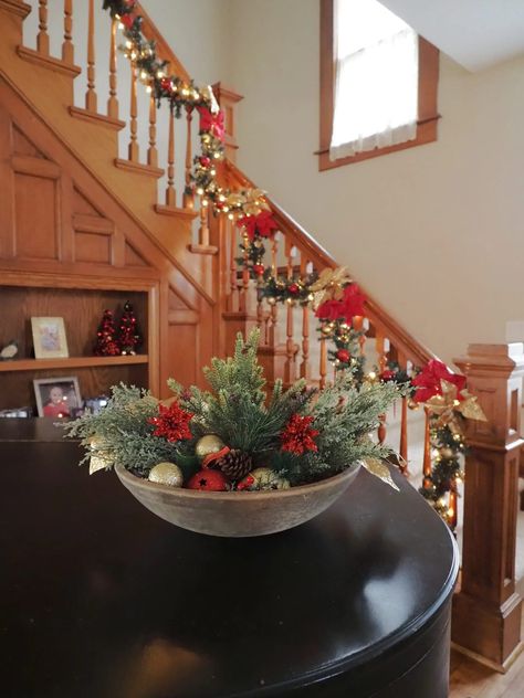 Large Wooden Bowl Decor Ideas, Wooden Bowls Decor Ideas, Christmas Bowl Decorations, Bowl Decor Ideas, Wooden Bowls Decor, Christmas Bowls, Antique Dough Bowl, Dough Bowl Centerpiece, Large Wooden Bowl